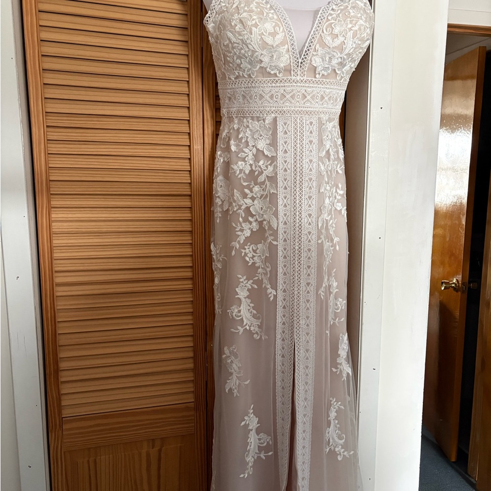 Elegant Ivory Lace Wedding Dress with Sheer Overlay
